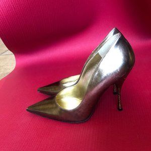 Dolce Gabbana heels in bronze color.